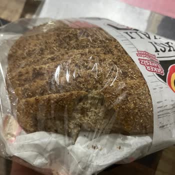 Paketli UNO Ekmekte Hijyen Sorunu Ve Yemeksepeti'nin İlgisizliği