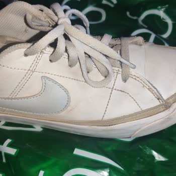 Nike Ayakkabının Ön Tarafı 1 Ayda Söküldü Mağaza Çözüm Sunmadı