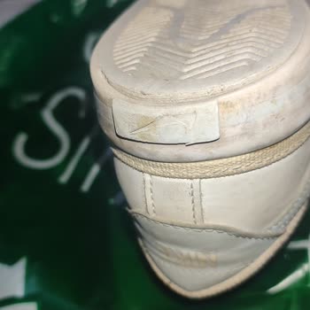 Nike Ayakkabının Ön Tarafı 1 Ayda Söküldü Mağaza Çözüm Sunmadı