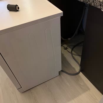 Arçelik Bulaşık Makinemde Sürekli Su Alma Ve Paslanma Sorunları Çözülmüyor