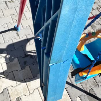 Pilsan Mini Salıncak Parçası Aniden Kırıldı, Güvenlik Endişesi Ve Yedek Parça Sorunu