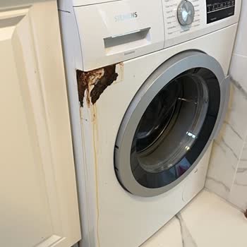 Siemens Çamaşır Makinesi Ön Panelinde Kısa Sürede Paslanma Sorunu