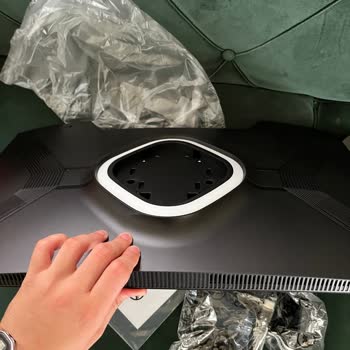 Monitörümün Standı Kutudan Çıkmadı Müşteri Hizmetlerinden Dönüş Alamadım