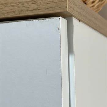 Aldığım Dolap Kusurlu Ve Defolu Parçalarla Teslim Edildi