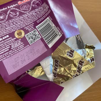 Aldığım Ülker %80 Bitter Çikolata Bayat Ve Beyazlamış Çıktı