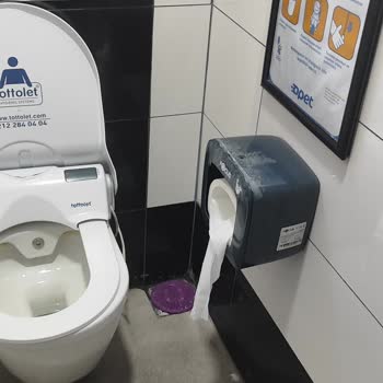 Ender Dinlenme Tesisinde Hijyen Ve Düzen Sorunu Yolculuğumuzu Olumsuz Etkiledi