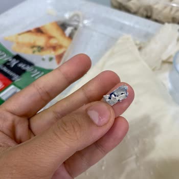 Üçgen Yufka Paketinden Plastik Parça Çıktı!