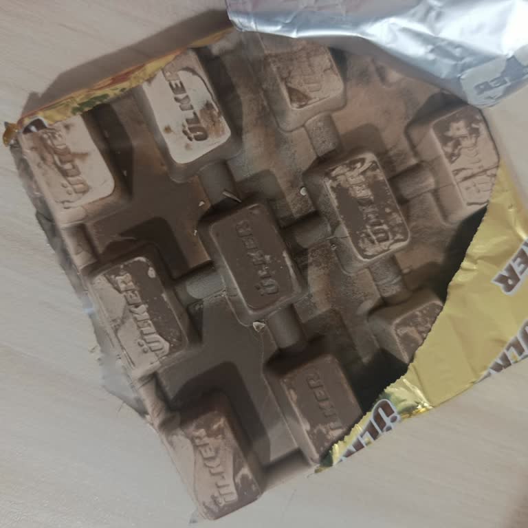 Aldığım Çikolatada Beklenmedik Renk Değişimi Ve Mağduriyet