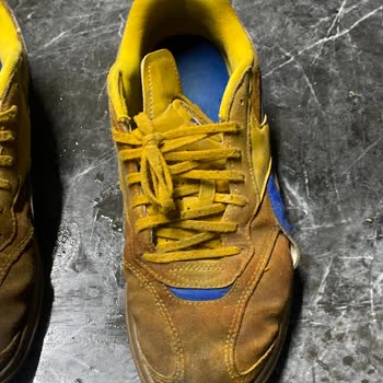 Kısa Sürede Rengi Solan Ve Dikişleri Patlayan Ayakkabıya Çözüm Sunulmadı