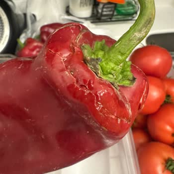 Happy Center'dan Aldığım Kırmızı Biberler Bozuk Çıktı, İade Talep Ediyorum