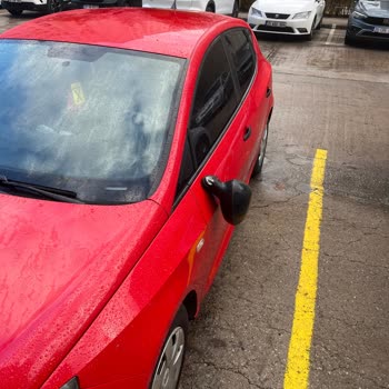 Yemeksepeti Kuryesi Park Halindeki Aracıma Çarpıp Aynasını Kırdı Ulaşamıyorum