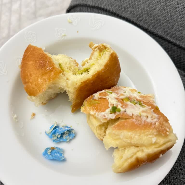 File Market Pastane Ürününde Plastik Parça Çıkması ve Sağlık Riski