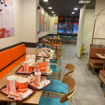 Kirli Masalar Ve Müdürün Saygısız Tavrı Müşteri Deneyimini Olumsuz Etkiledi