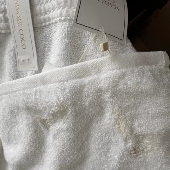 Siparişimdeki Havlular Hijyenik Değildi, Sağlığımız Tehlikeye Atıldı