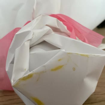 Çiçek Market Solmuş Çiçek ve Eksik Balon: Sorun Çözülmüyor, Mağdurum!