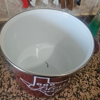 Bitkisel Temizleyici Tencere Ve Tepsimi Çizdi, Kaplamalar Soyuldu