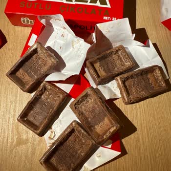 BİM'den Alınan Ülker Napoliten Çikolataların Bozuk Çıkması Hayal Kırıklığı Yarattı