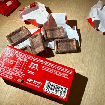 BİM'den Alınan Ülker Napoliten Çikolataların Bozuk Çıkması Hayal Kırıklığı Yarattı