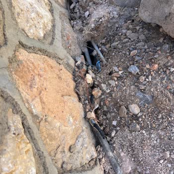 Acil Tehlike: Elektrik Tesisatındaki Uygunsuzluk Ve Akedaş'ın İletişim Sorunu