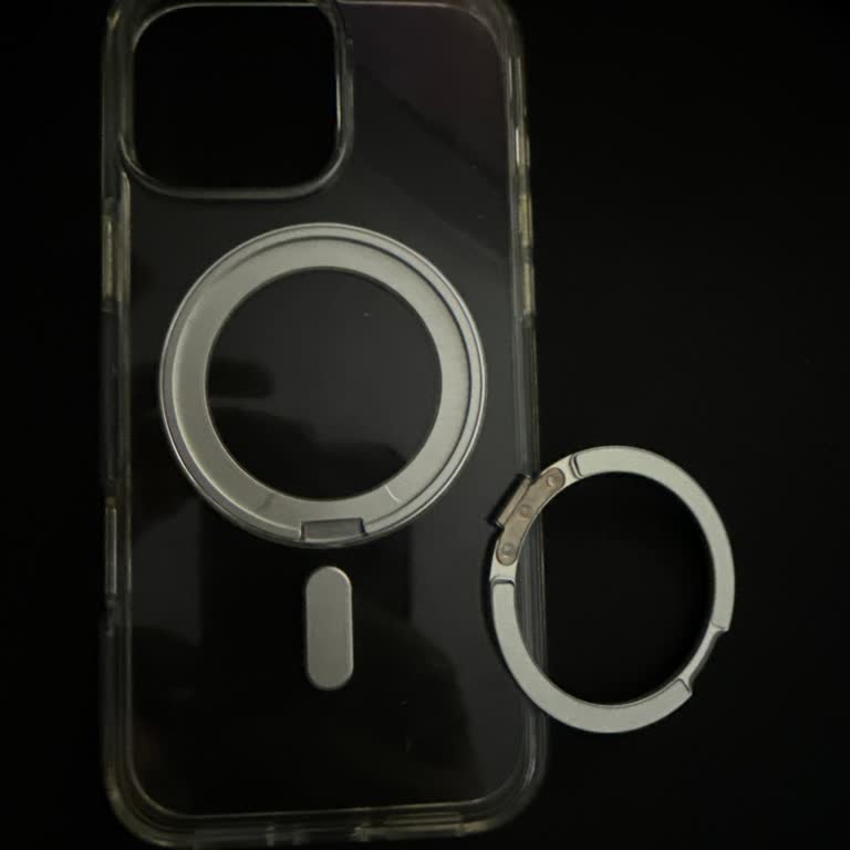 Yüksek Fiyatlı Kılıfın Standı Kısa Sürede Kırıldı, Mağaza Çözüm Sunmuyor