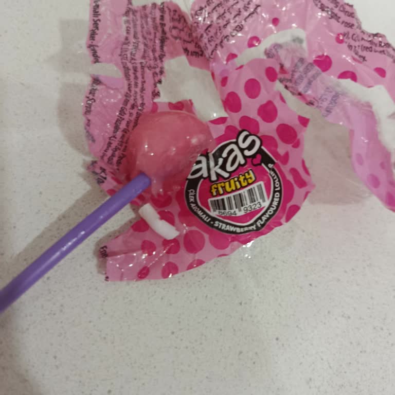 Çocuğumun Şekerinden Çıkan Plastik Parça Büyük Tehlike Atlattık