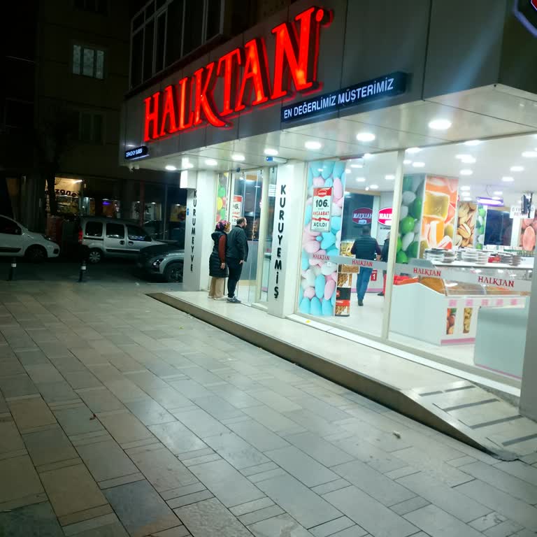 Kapanışa 10 Dakika Kala Kaba Tutum Ve Mağazaya Alınmama Mağduriyeti