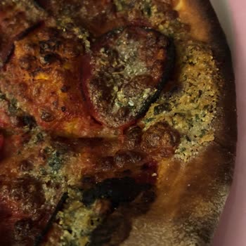 Yanık Pizza Ve Tehditkâr Davranışla Karşılaştım