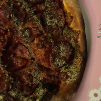 Yanık Pizza Ve Tehditkâr Davranışla Karşılaştım