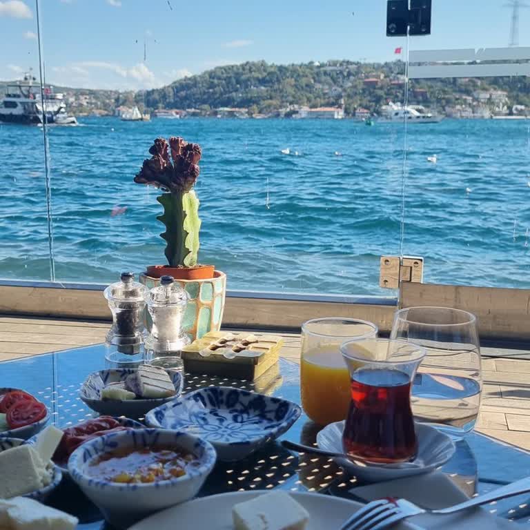 Divan Brasserie Bebek'te Kahvaltı Sonrası Zehirlendik