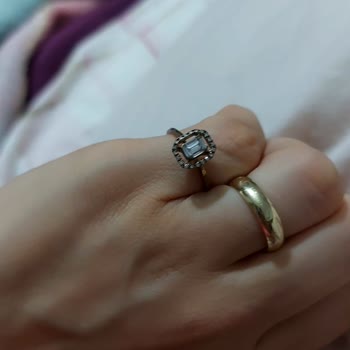 Zen Pırlanta Yüzüğüm Sürekli Kararıyor, Mağaza Düşük Fiyat Teklifiyle Mağdur Etti