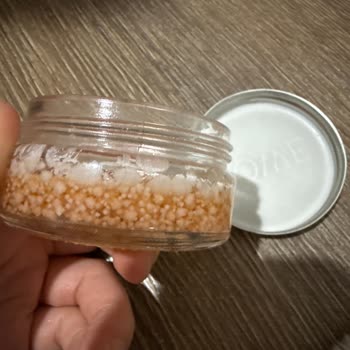 Jowe Kaş Sabitleyici Üründe Tekrarlayan Küf Ve Beyaz Nokta Sorunu