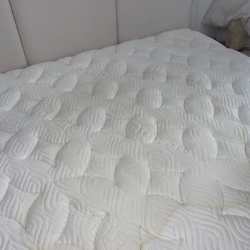 Bambi'den Aldığım Yatak Ve Alezde Erken Deformasyon Ve Lekelenme Sorunu