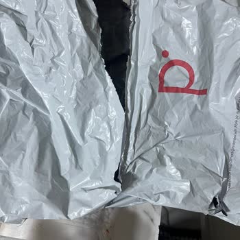 Kargoda Parçalanan Paket Ve Mahremiyet İhlali