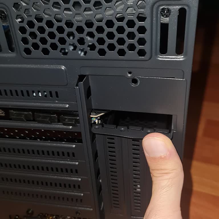 Sıfır Bilgisayar Arızalı Geldi Para İadesi Yapılmıyor Mağdurum