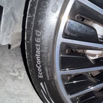 Mercedes E180 Araçta Lastik Problemi Ve Garanti Kapsamında Destek Eksikliği