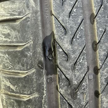 Mercedes E180 Araçta Lastik Problemi Ve Garanti Kapsamında Destek Eksikliği