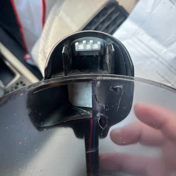 Bosch Süpürge Haznesi Kırıldı Garanti Olmasına Rağmen Servis İlgilenmiyor