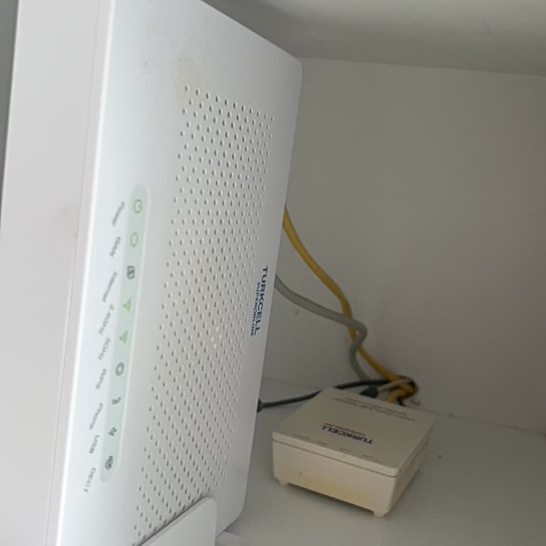 Sürekli Kopan İnternet Ve Ücretli Teknik Servis Mağduriyeti