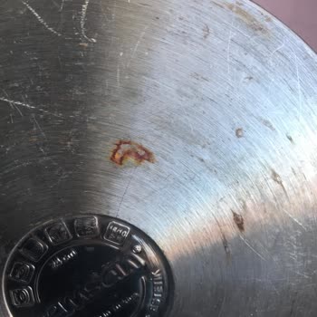 Emsan Tencere Setinde Paslanma Ve Kenar İnceliği Nedeniyle El Kesilmesi Sorunu