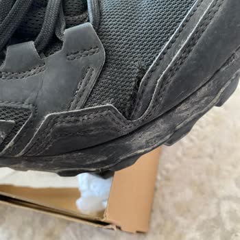 Kısa Sürede Yırtılan Ayakkabıya Açıklamasız Red Ve Mağduriyet