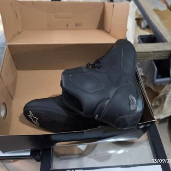 Kısa Sürede Yıpranan Motorcu Ayakkabısına Garanti Reddiyle Mağduriyet Yaşadım