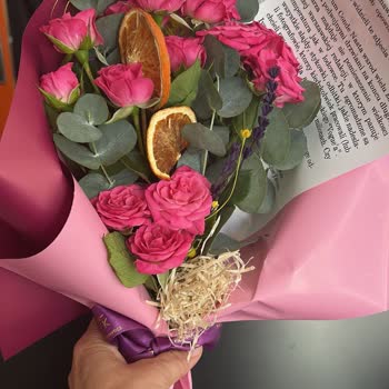 Sipariş Edilen Çiçekler Solmuş Ve Eksik Teslim Edildi Müşteri Hizmetleri Çözüm Sunmadı