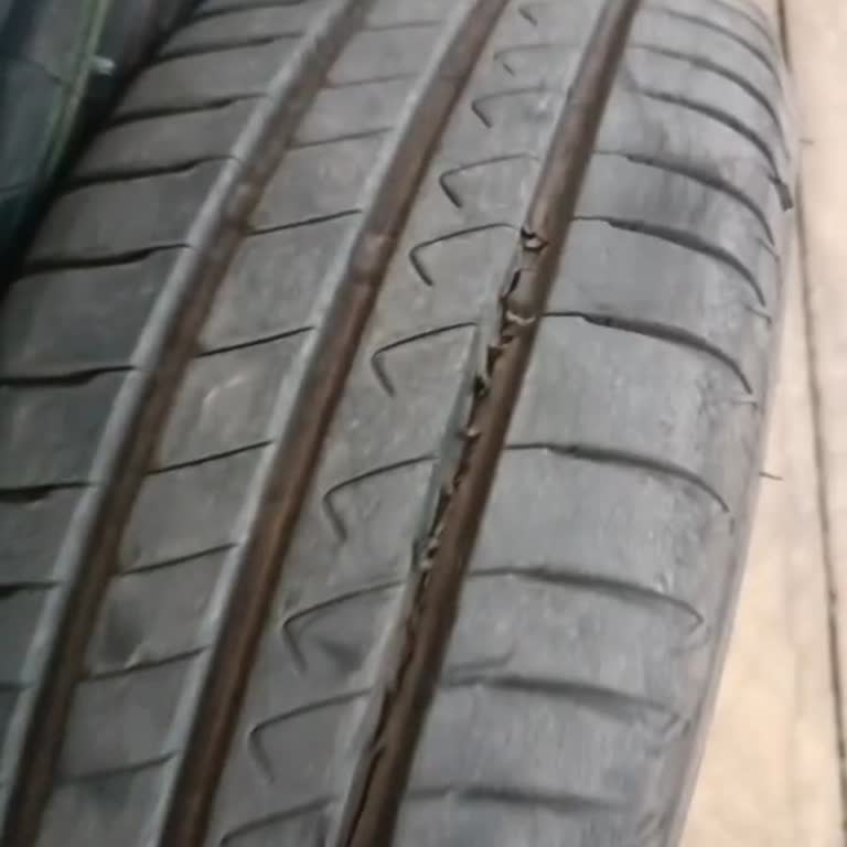 Yeni Alınan Dayton Lastikte Çatlama Ve Garanti Sürecinde İletişim Sorunu