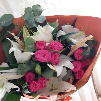 Anneme Gönderdiğim Çiçekler Çürük Ve Soluk Halde Teslim Edildi