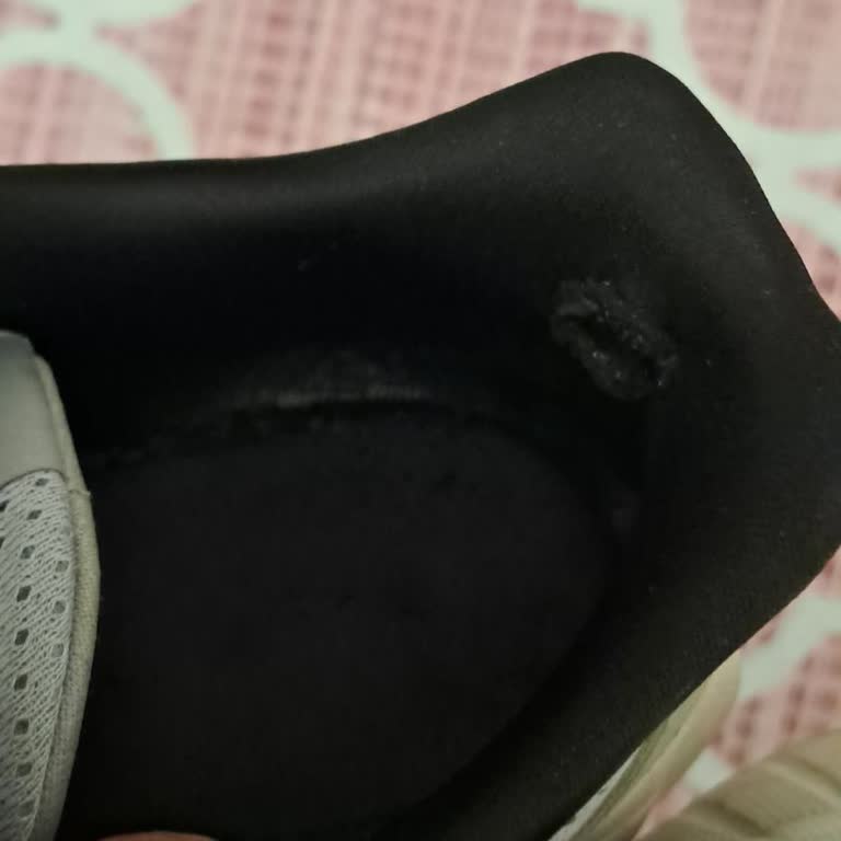 Kısa Sürede Deforme Olan Reebok Ayakkabı İçin Garanti Desteği Sağlanmadı