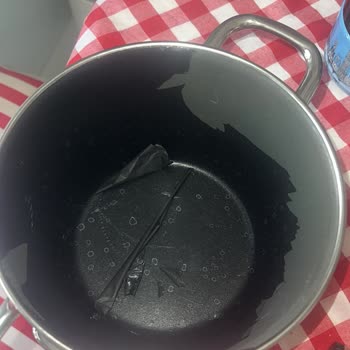 Kısa Sürede Soyulan Tencere Takımına Garanti Verilmemesi Hayal Kırıklığı Yarattı