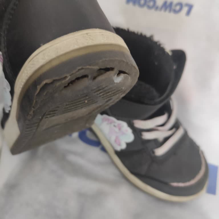 Çocuk Ayakkabısında Kısa Sürede Taban Delinmesi Ve Hızlı Yıpranma Sorunu