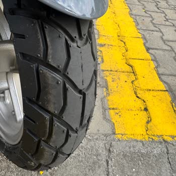 2025 Model Motosiklette 2020 Üretim Lastik Şoku Ve Çözüm Bekleyişi