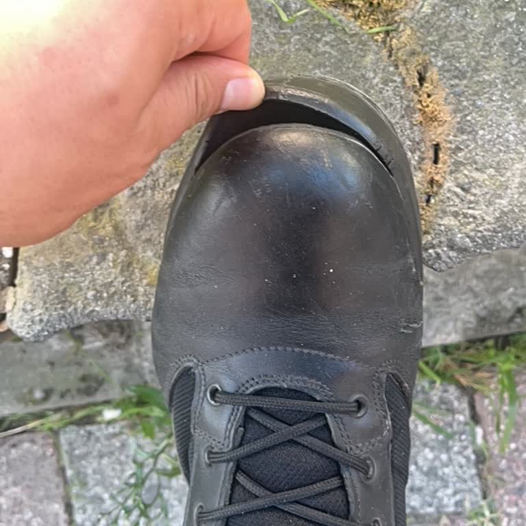 Kısa Sürede Yırtılan Askeri Bot Ve İlgisiz Müşteri Hizmetleri Mağduriyeti