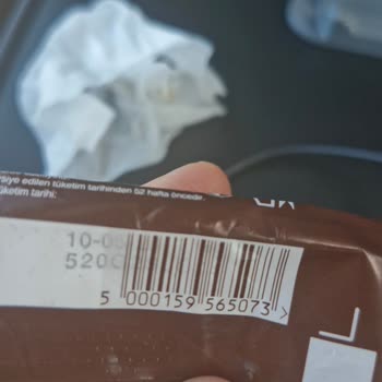 A101'de Bandajlanmış Ve Tarihi Silinmiş Snickers Satışıyla Karşılaştım